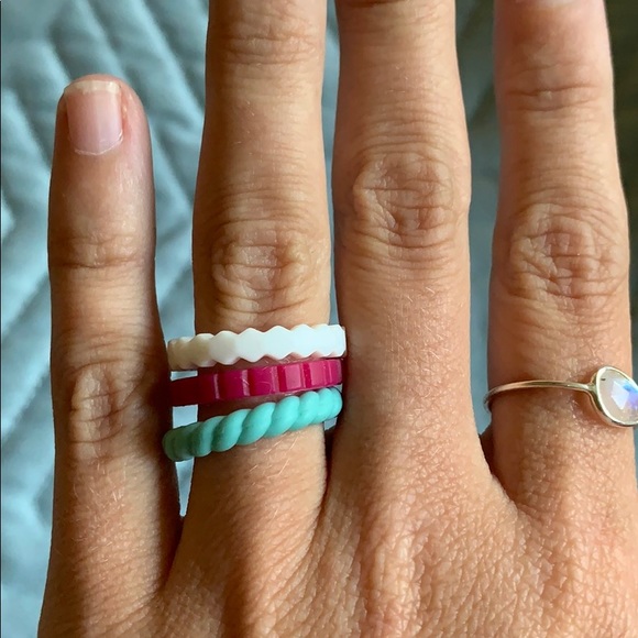 Qalo Jewelry - Lot of 3 Qalo Silicone Rings size 6